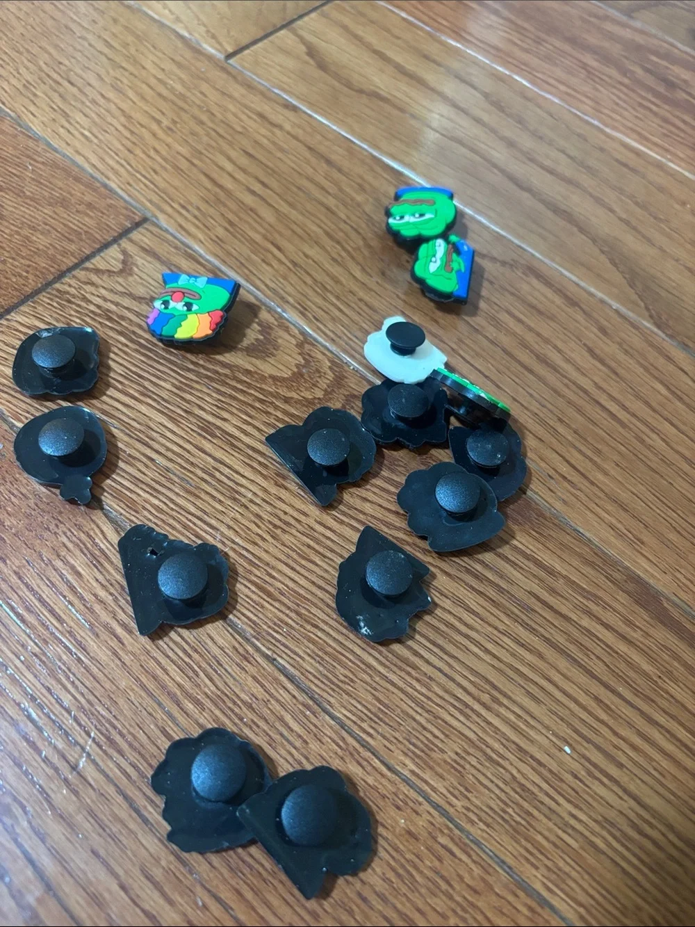 15 croc charms